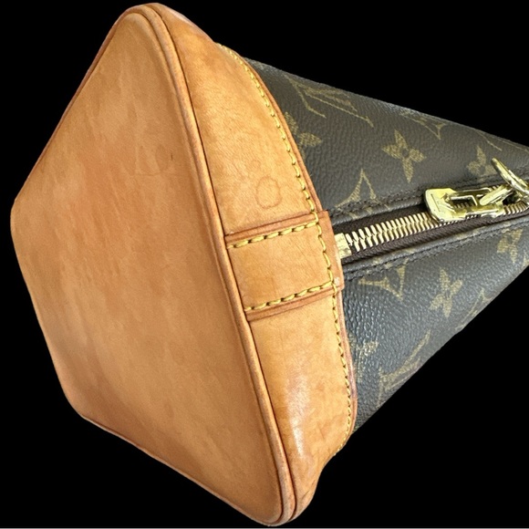 Live Show Listing: Louis Vuitton Alma PM - Picture 9 of 12